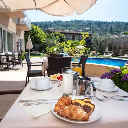 Romeo טורי דל בנקו