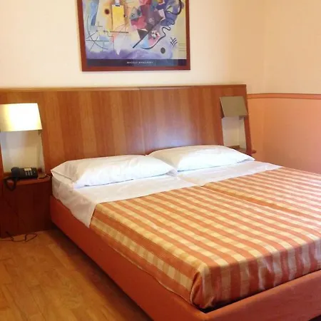 Romeo Torri Del Benaco