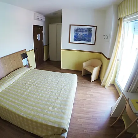 Hotel Romeo Torri Del Benaco