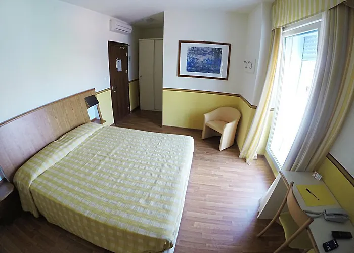 Hotel Romeo Torri Del Benaco